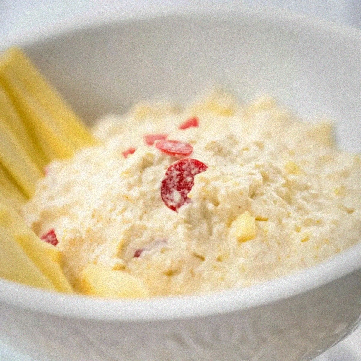 Zesty Horseradish Cracker Dip for Quick Party Pleasures